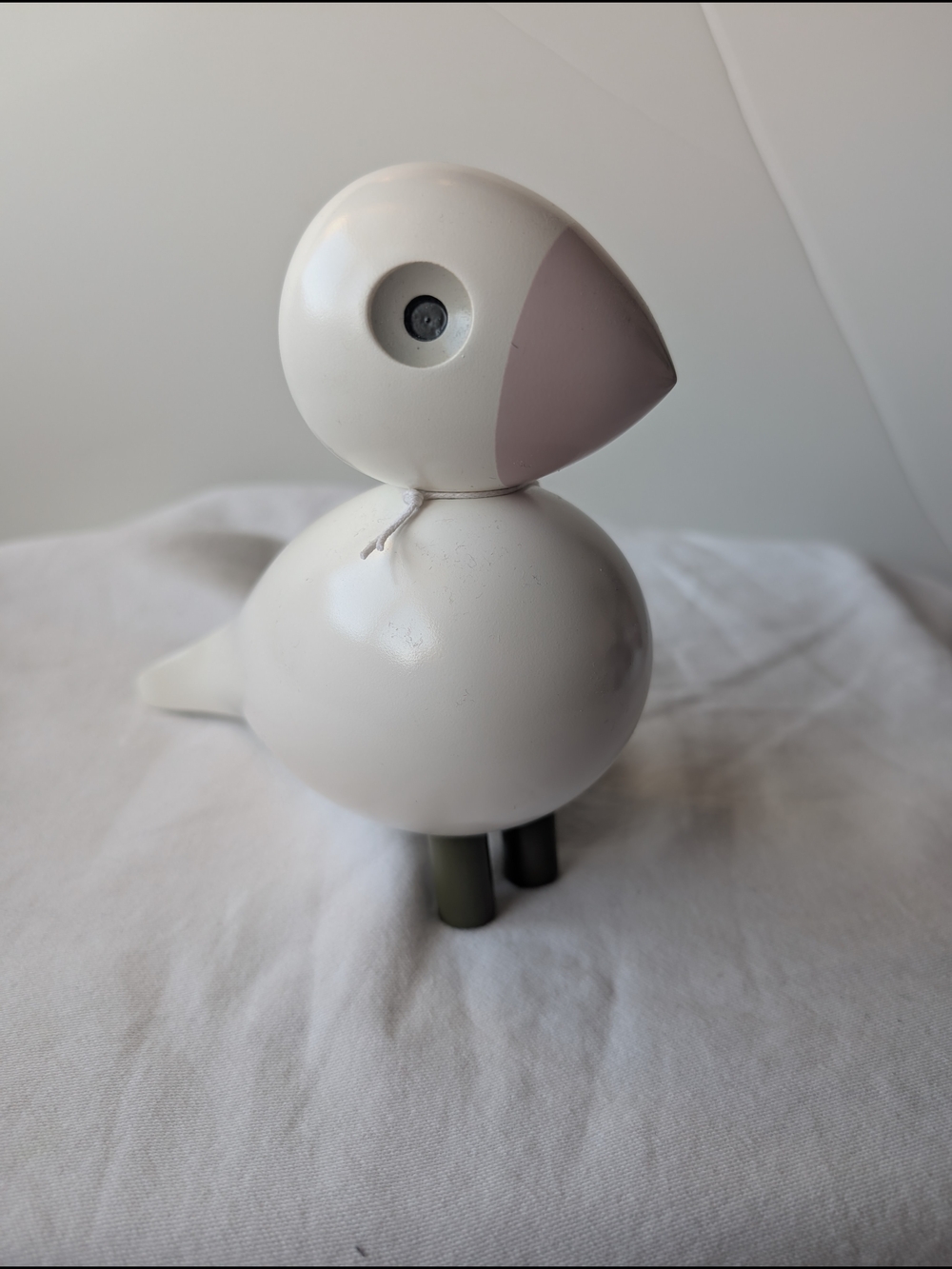 Kay Bojesen Denmark Love Songbird Painted Wood Bird Figurine in White and Pink - Picture 6 of 12